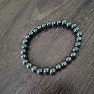 Magnetic black bracelet